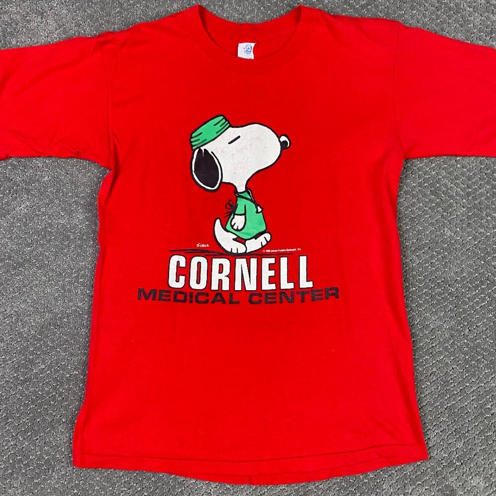 Vintage 70s Snoopy T Shirt Men's Medium Peanuts Cornell Medical Center Artex